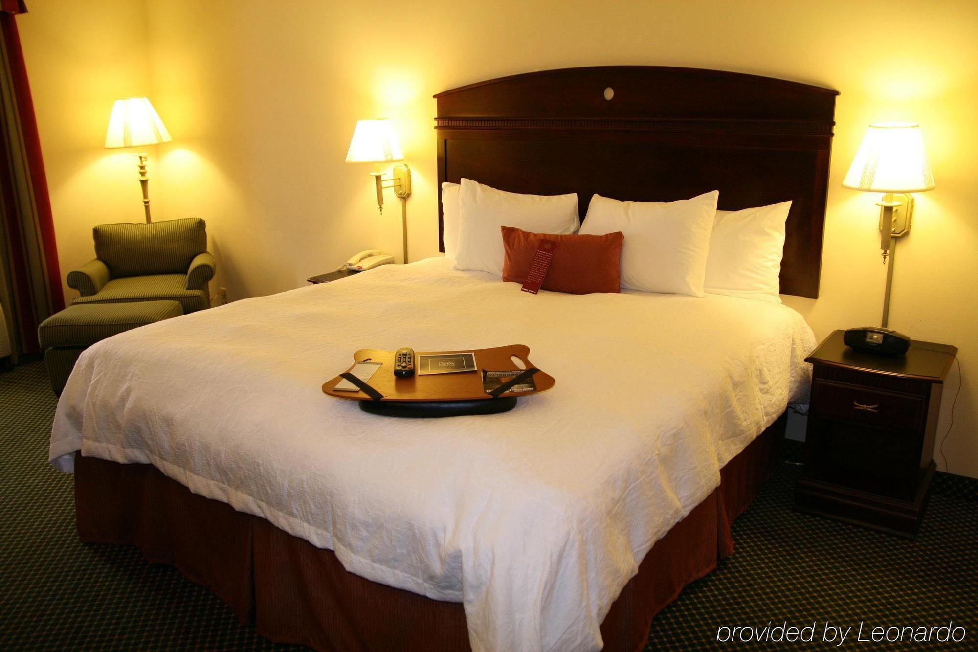 Hampton Inn Stony Creek Номер фото