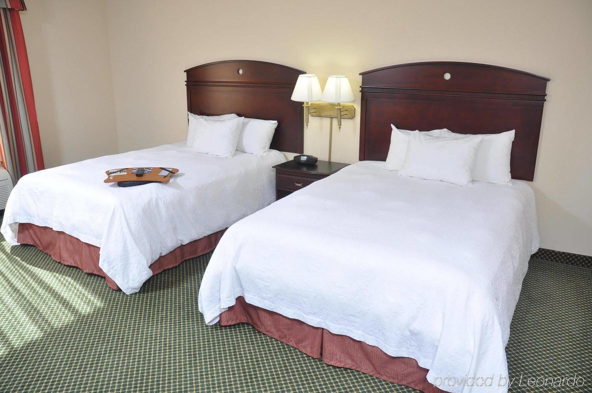 Hampton Inn Stony Creek Экстерьер фото